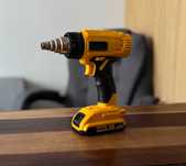 Poręczna Opalarka Na Baterię DEWALT XR z Regulacją Temperatury Do 550º