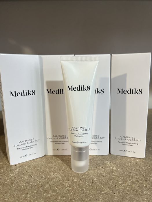 Medik8 CALMWISE COLOUR CORRECT крем коректор від почервонінь розацеа