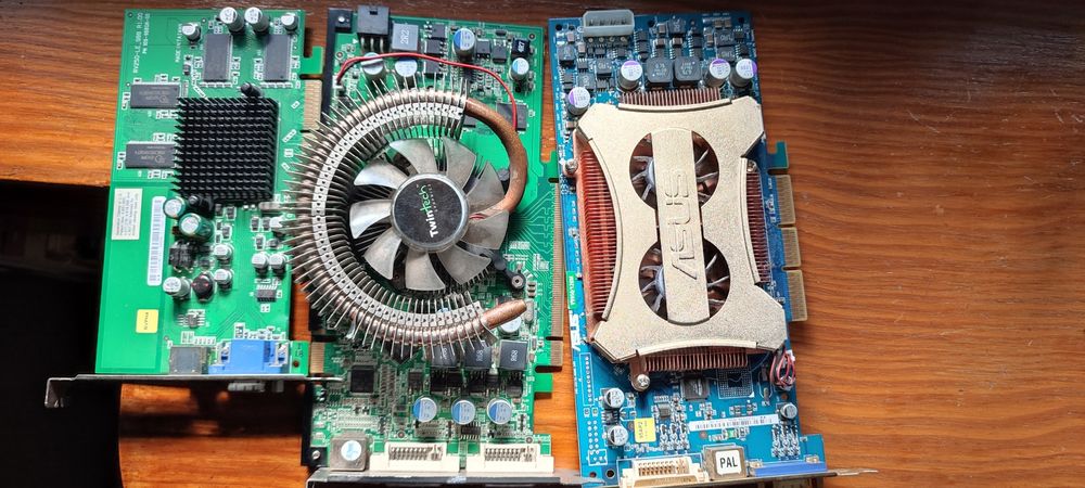 Placas Gráficas AGP e PCI (Asus vendida)