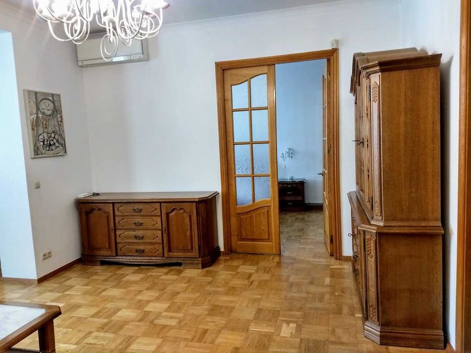 Оренда 3-кімнатної квартири Золоті Ворота Хрещатик Прорізна 10