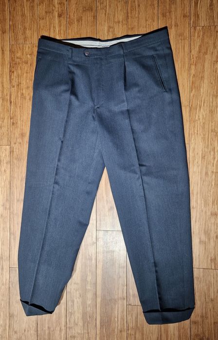 Garnitur granatowy jednolity