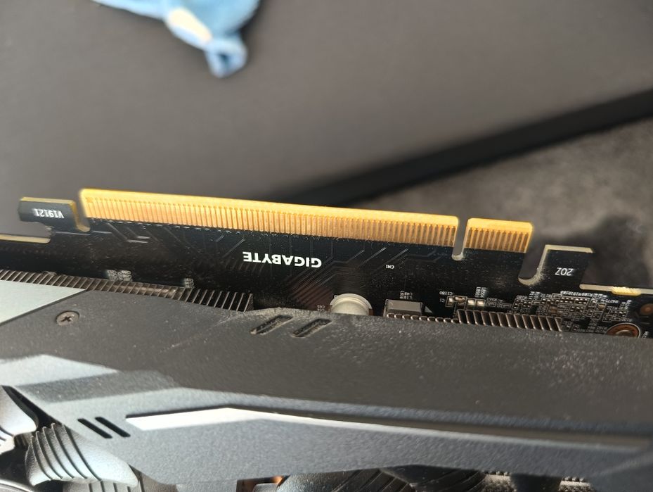 Відеокарта Gigabyte RTX 2060 Super з 3-ма вентиляторами