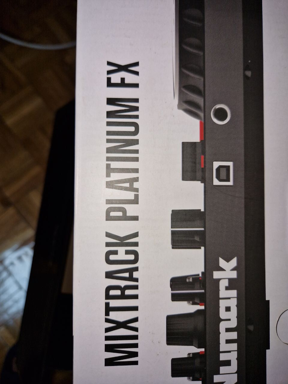 Mixer numark mixtrack Platinum fx