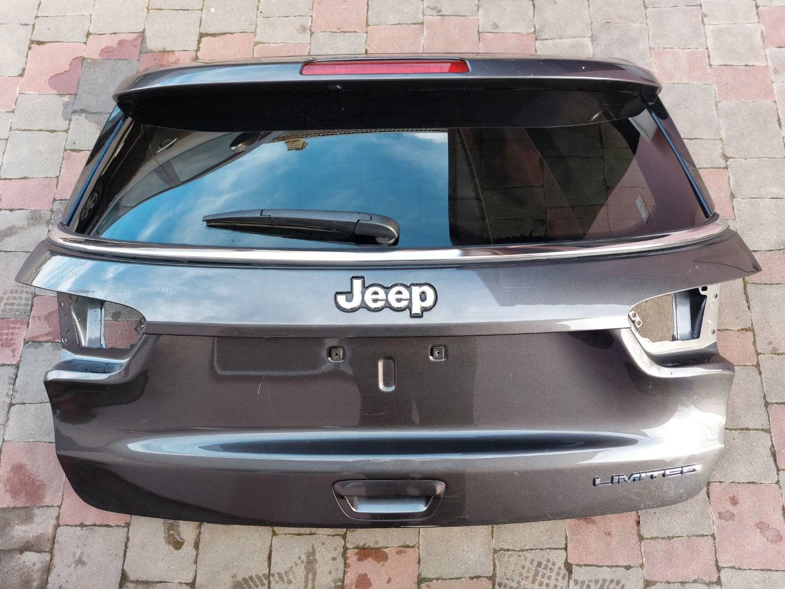Jeep Compass 2017-2021 Крышка багажника в наличии