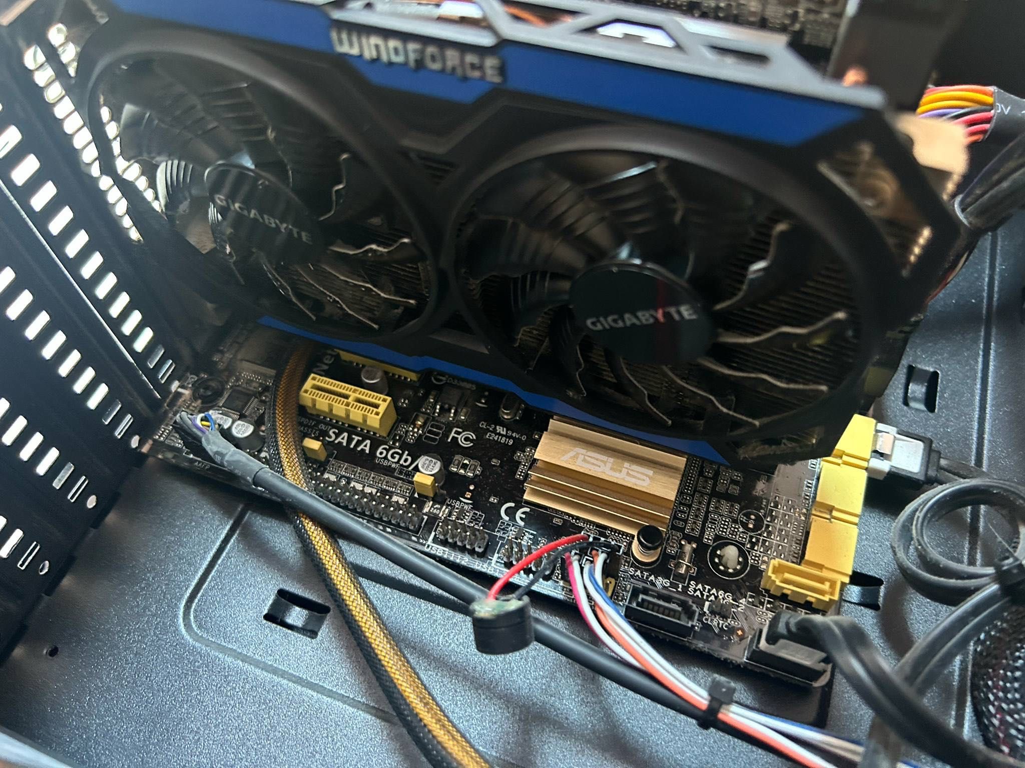 Komputer gamingowy, GTX 960, Intel Core i5 + Monitor + Klawiatura