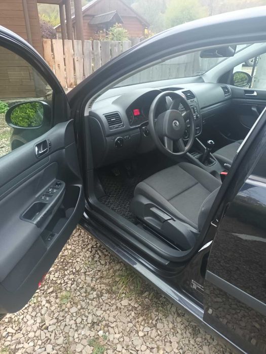 VOLKSWAGEN GOLF FSI 1.6/ samochód osobowy /Wetlina / tani używany /