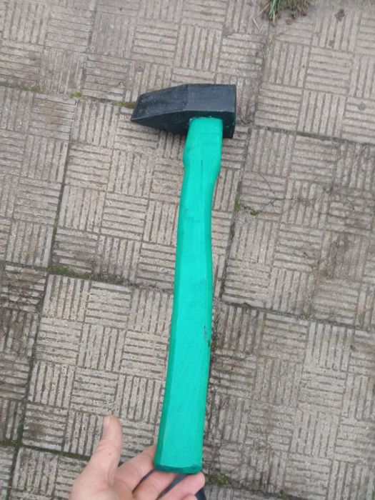 Колун для рубки дров