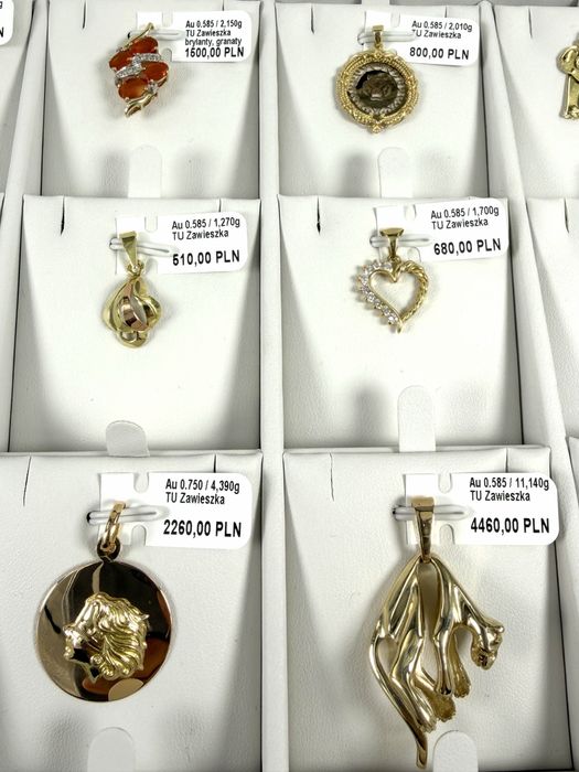 Złota zawieszka z turkusem