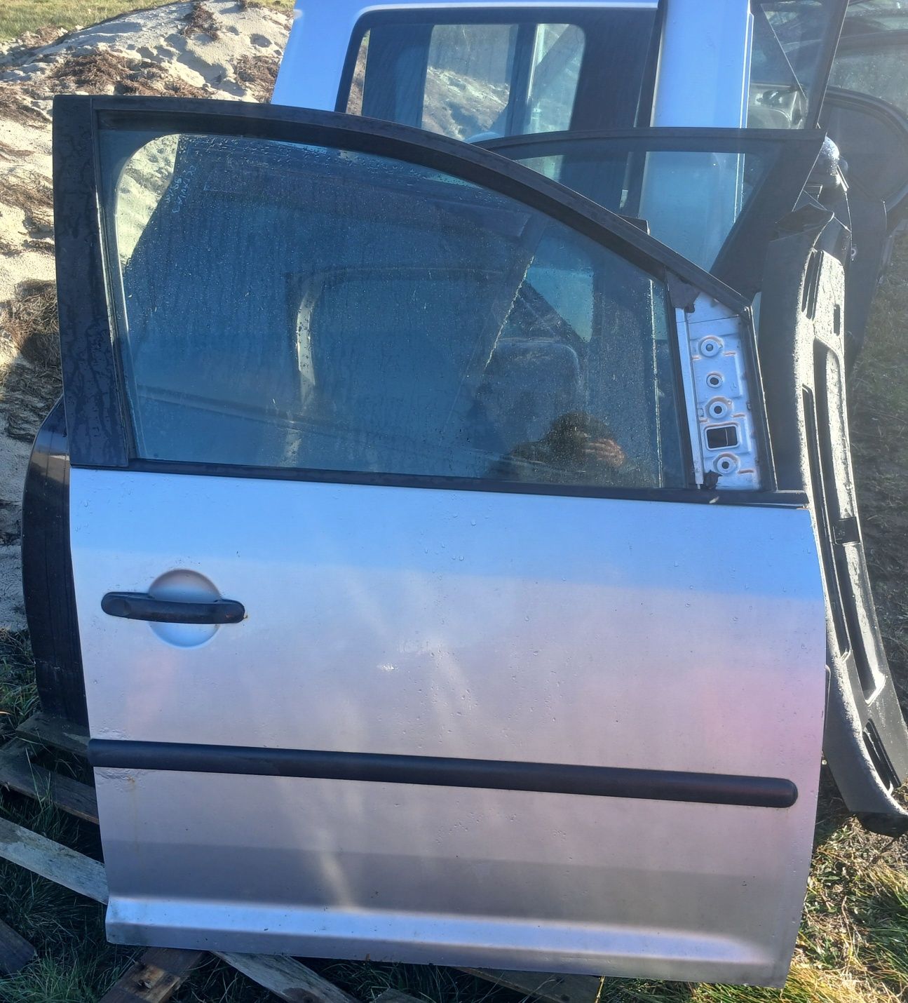 Drzwi prawy przod przednie vw caddy 3 III LA7W