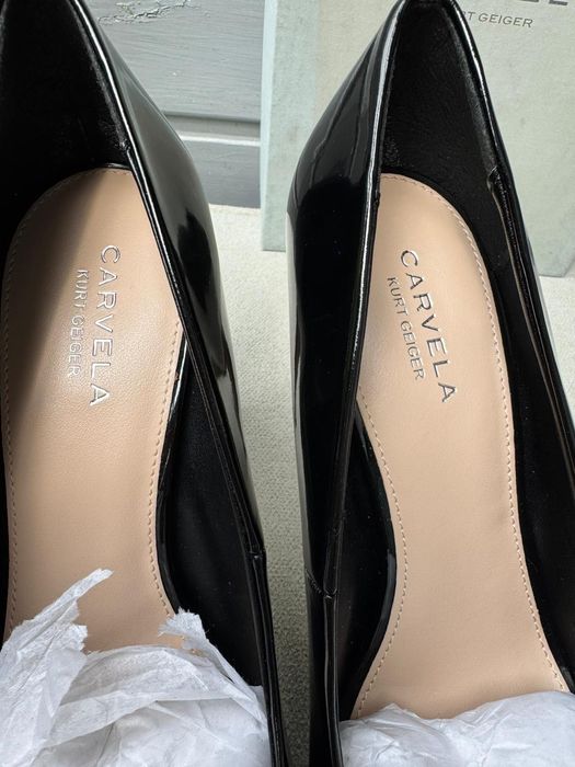 Nowe szpilki damskie CARVELA czarne lakierowane 40
