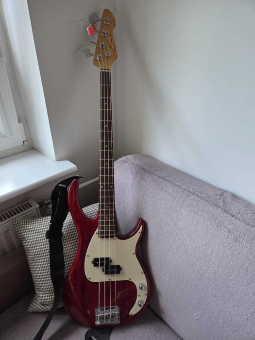 Gitara basowa Peavey Milestone - BXP, 4struny,kolor Red.
