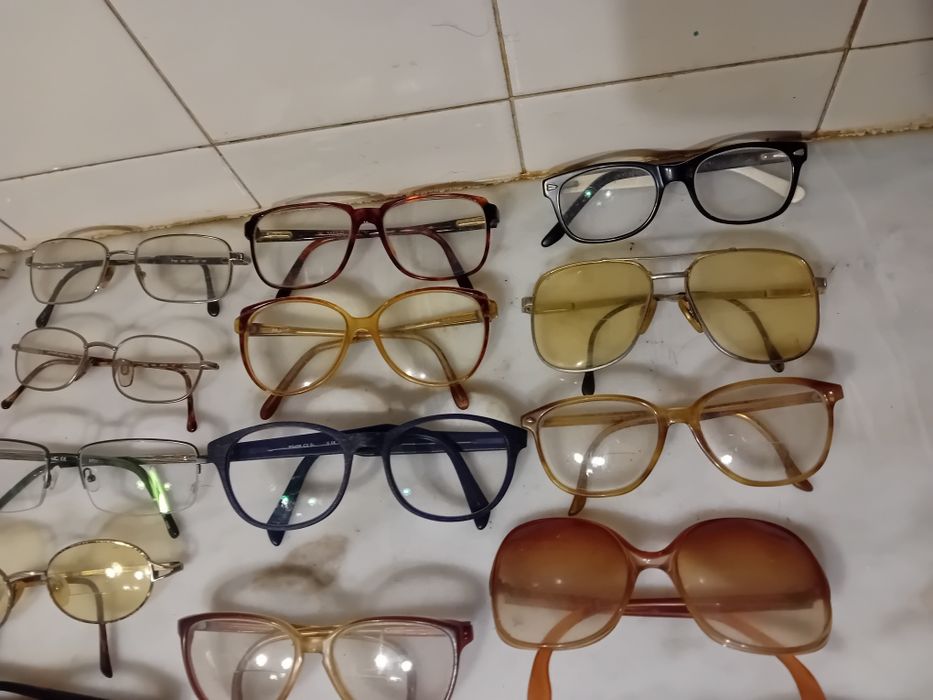 Conjunto de 30 Óculos de Leitura Diversos
