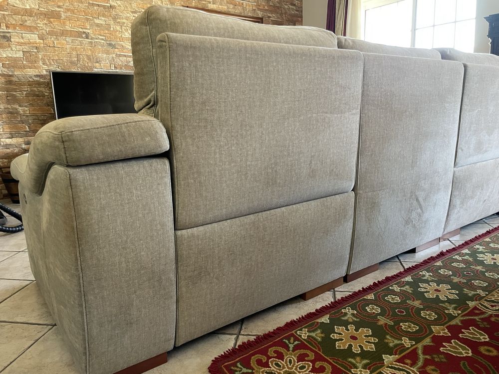 Sofá de 3 lugares com chaise long eletrica