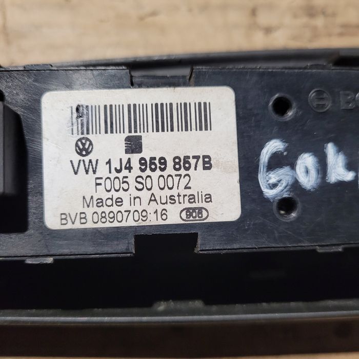 Panel przełączniki elektrycznych szyb stelaż vw passat b5 2000r