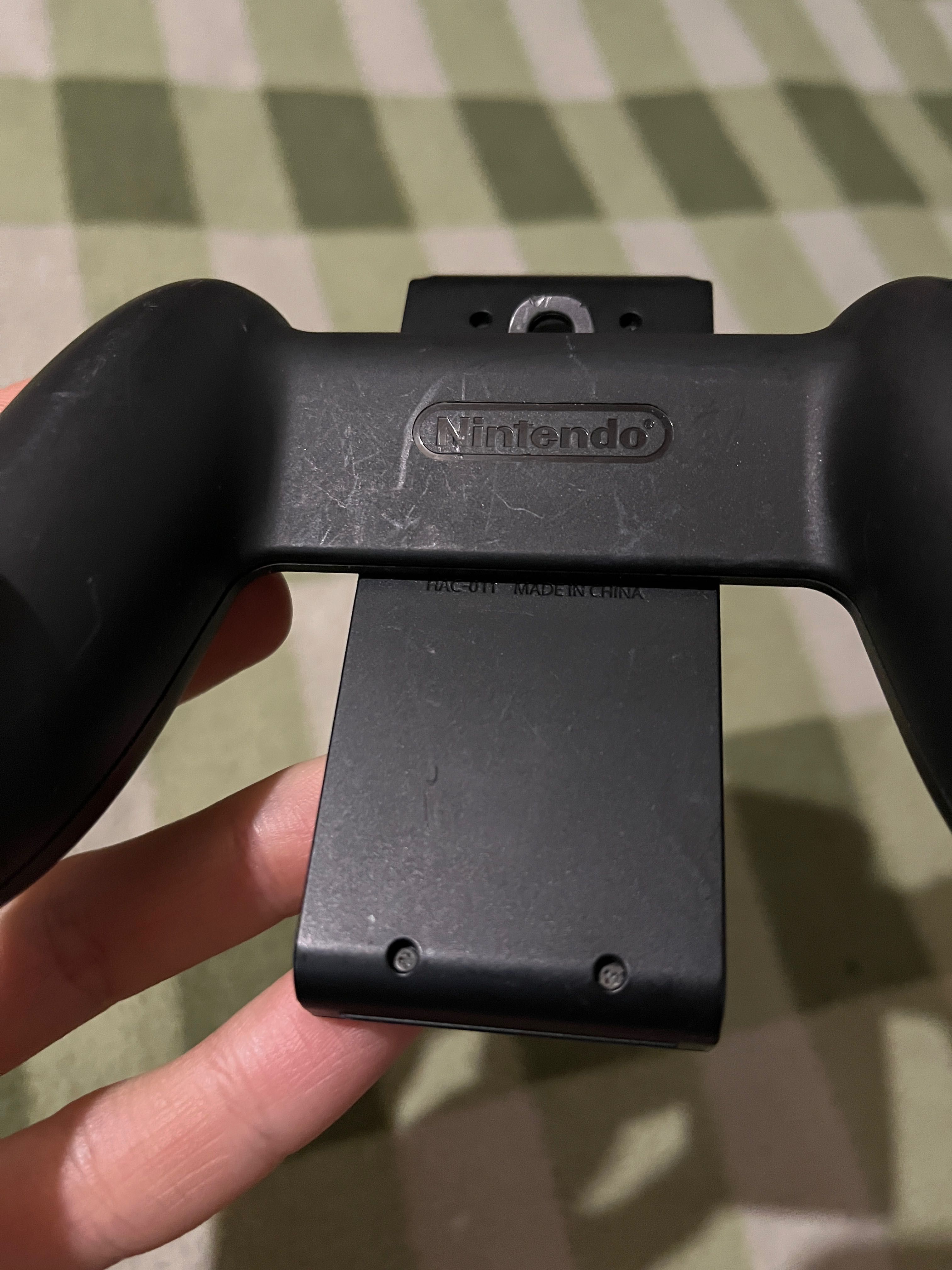 Держатель для геймпадов Nintendo
Switch Joy-Con Grip, HAC-011