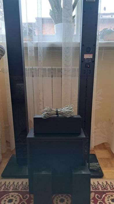 Zestaw głośnikowy LG