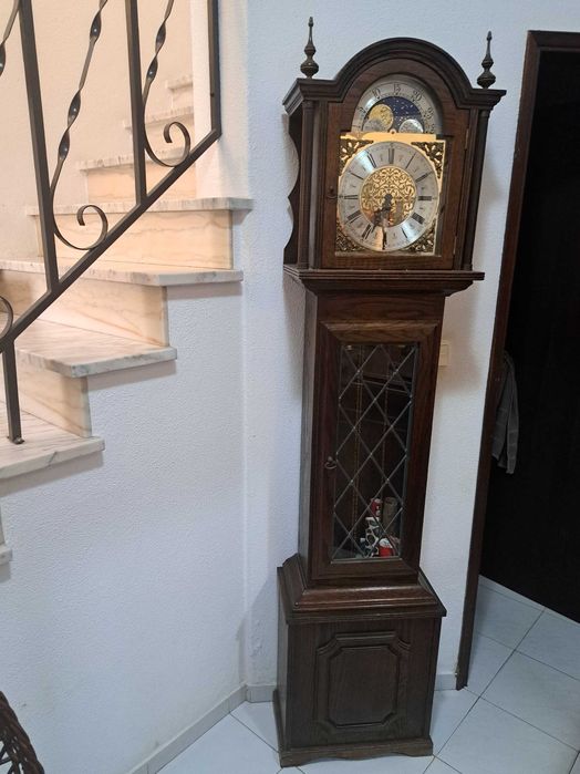 EM PELE GENUINA SOFÁS 1  DE 3 lufares e 2 poltronas