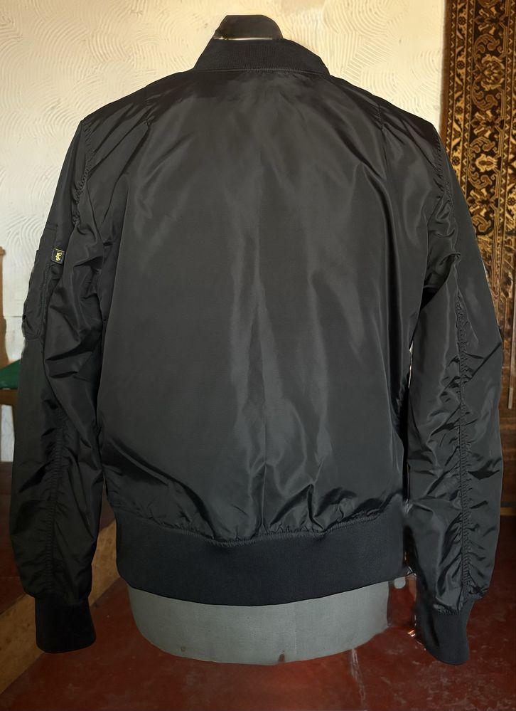 Alpha industries бомбер