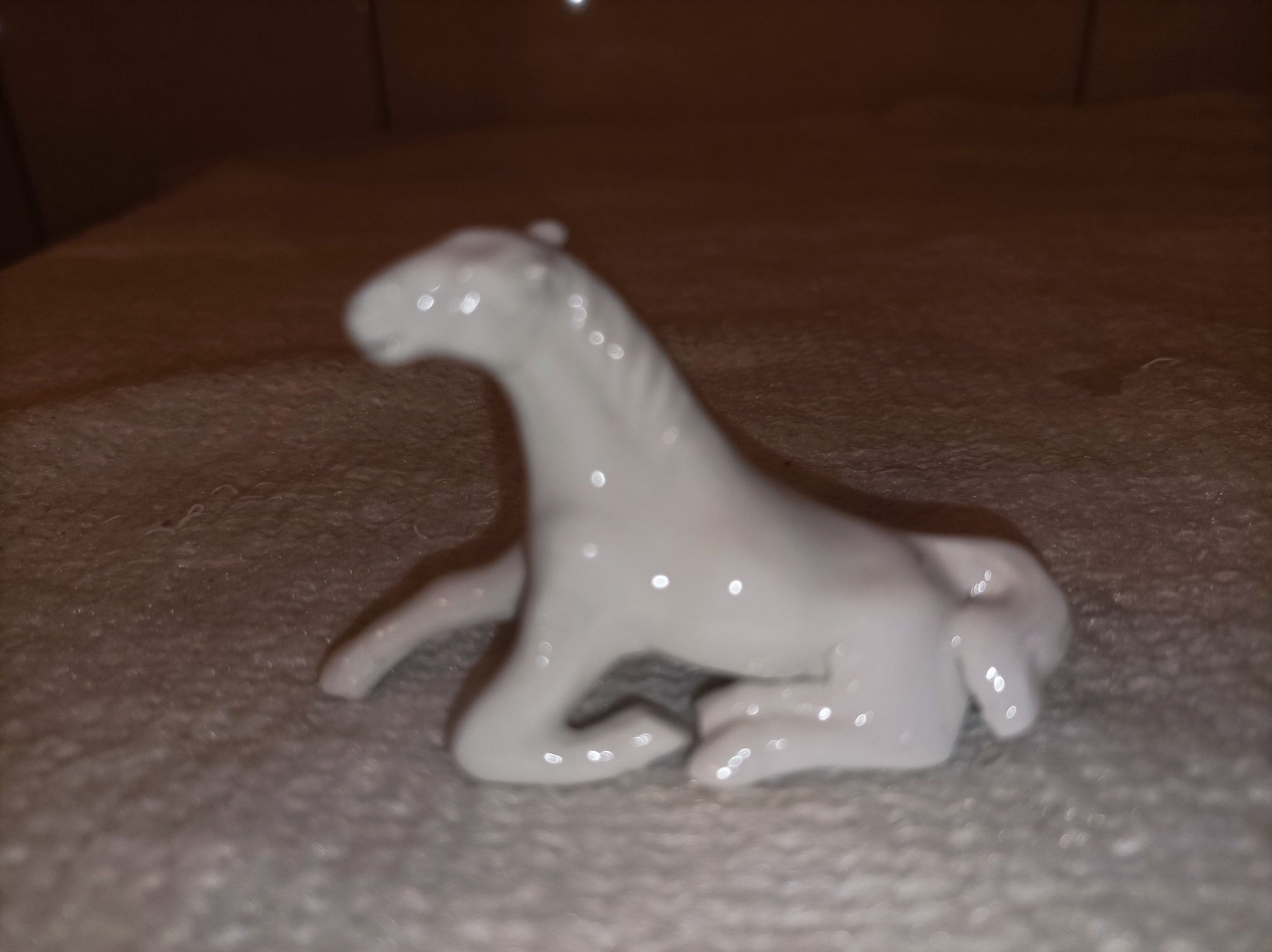 Figurka konia Porcelana! Wysoka jakość!