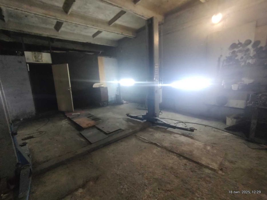 Гараж СТО Техстанція Великих ДВА сусідні Троєщина 11.60х11.40м 132квм