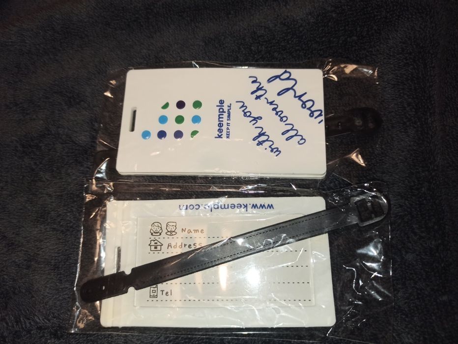 Zawieszki do walizki identyfikatory