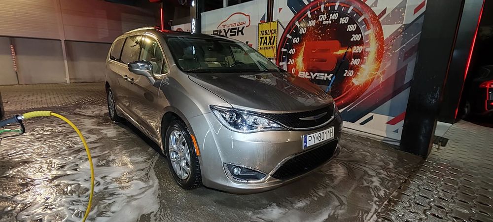 Chrysler Pacifica LIMITED, monitory, zdalne odpalanie, elektryczne drzwi,Xenon,odkurzacz