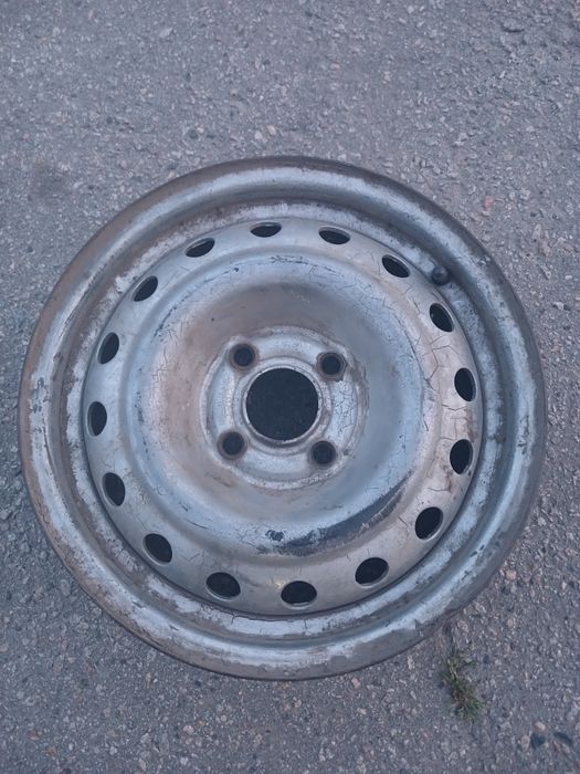 Продам 14 диск 4х100 Хюндай акцент