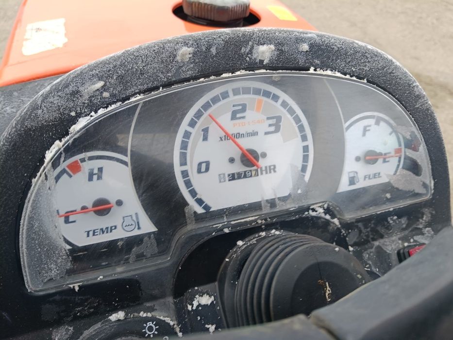 Traktorek wielozadaniowy kubota 2530 4x4 plus kosiarka międzyosiowa