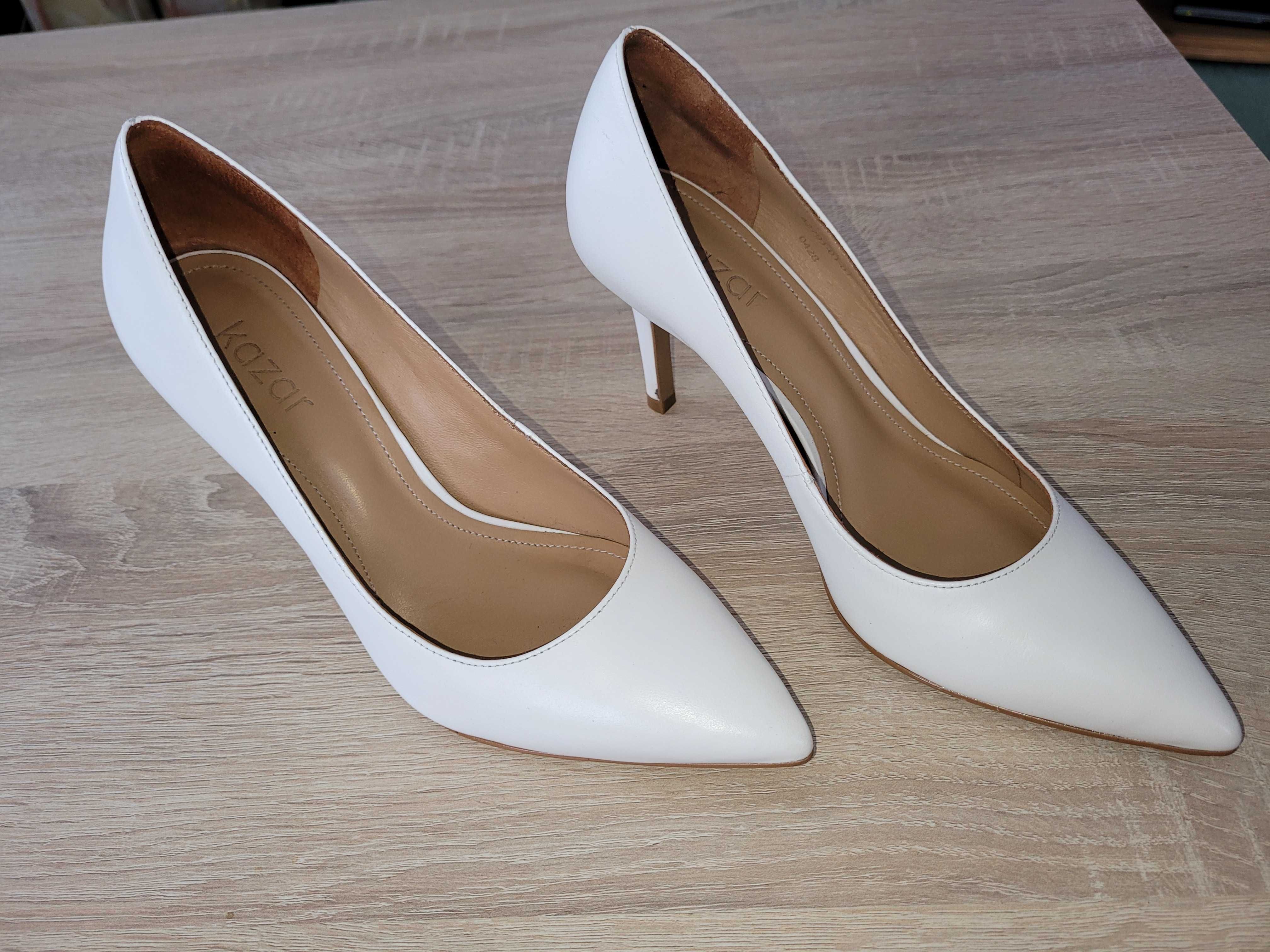 Buty na obcasie Kazar