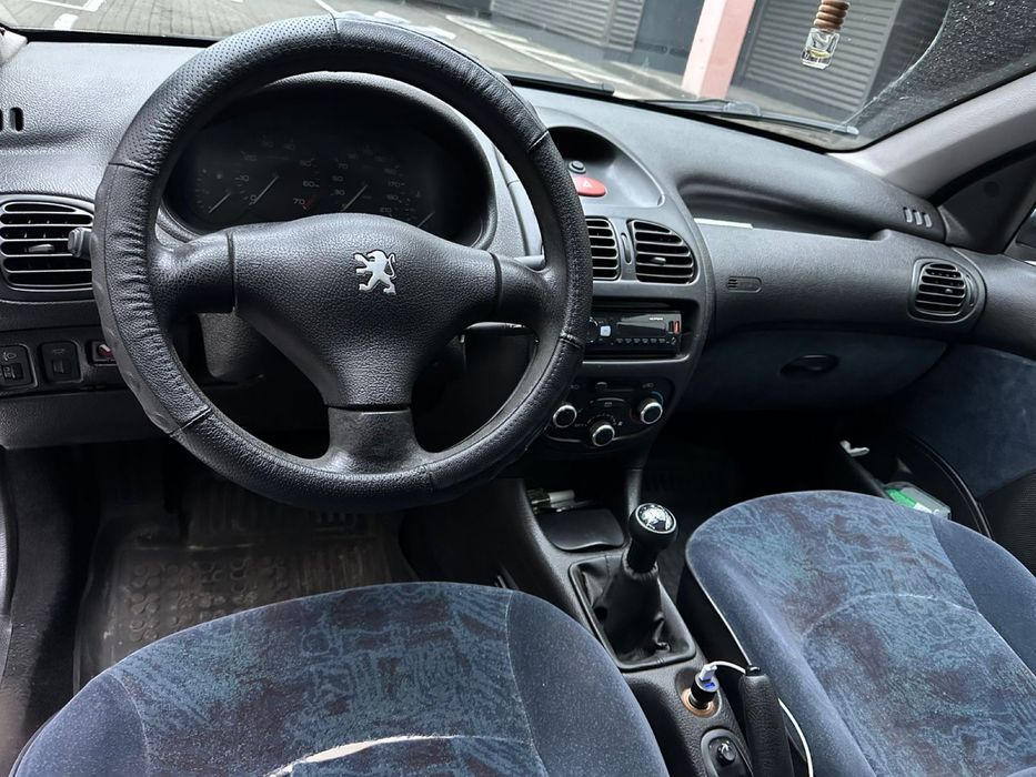 Peugeot 206 2000р