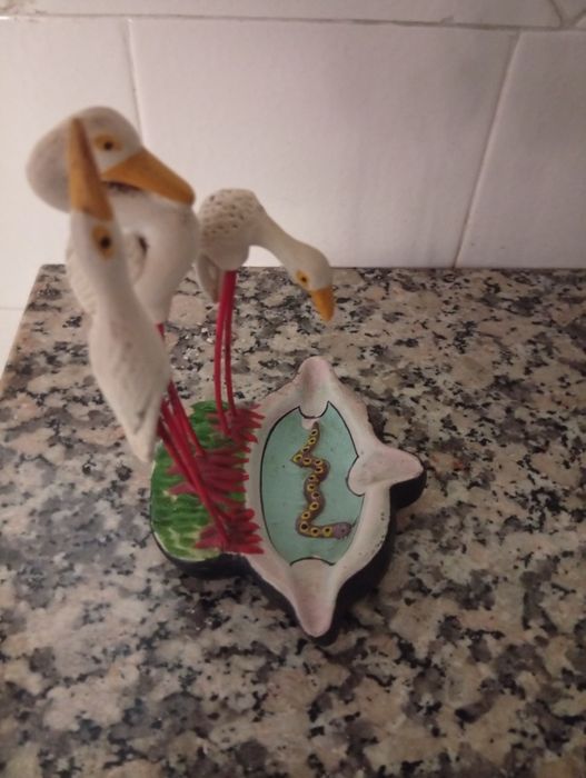 Cinzeiro de louça com flamingos. Vintage