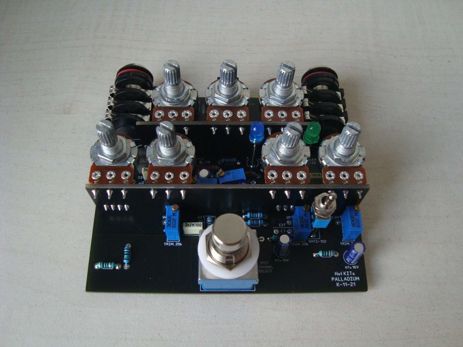 Złożona płytka PCB - preamp dwukanałowy do gitary elektrycznej