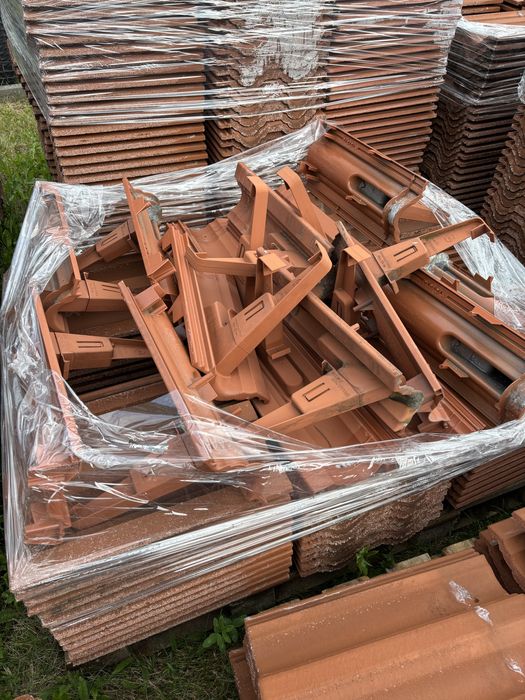 Dachówka staroniemiecka Brass betonowa w kolorze ceglanym