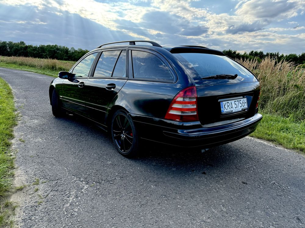 Mercedes C klasa W203/S203 polift 2.2 cdi kombi skóra sprawna klima