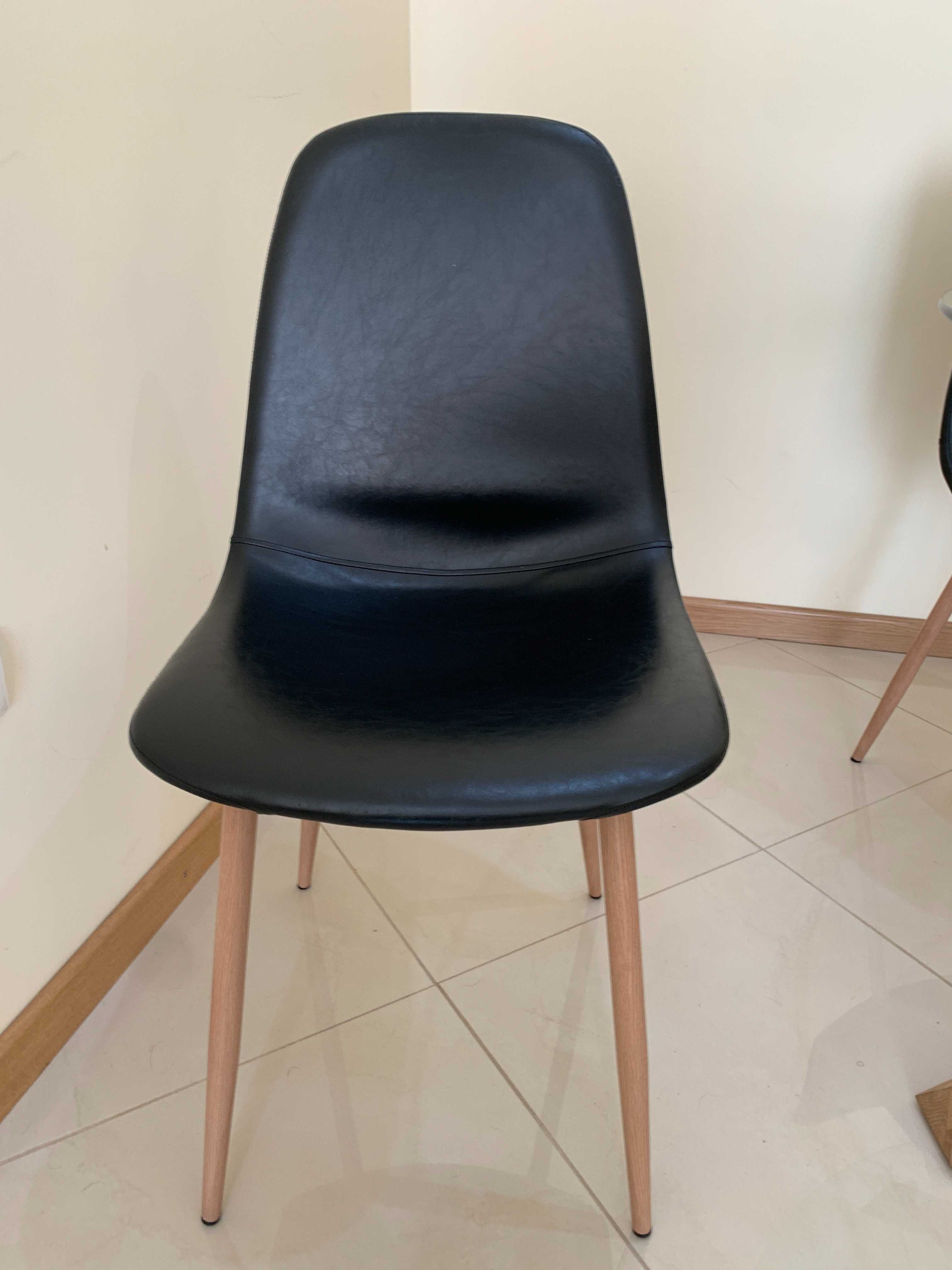 Mesa AGERBY + 4 Cadeiras JONSTRUP (JYSK)