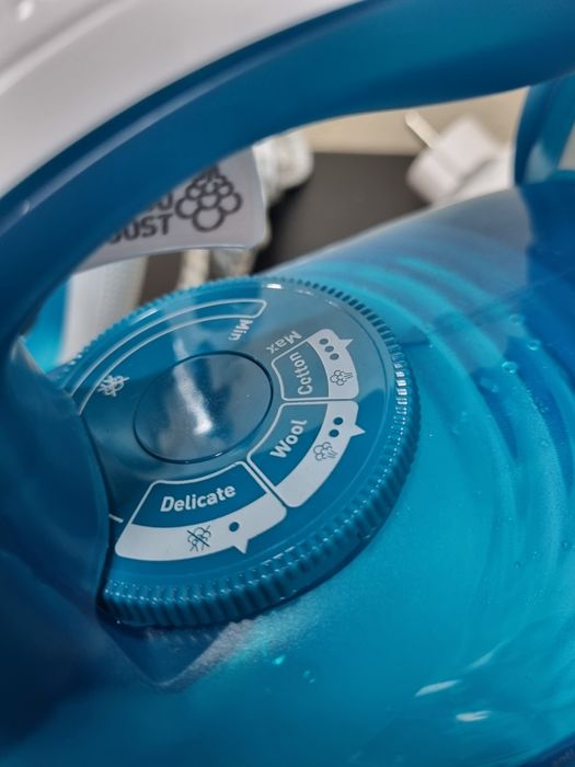 Праска Tefal Easygliss Plus FV5718E0
Праска Tefal Easygliss Plus FV571