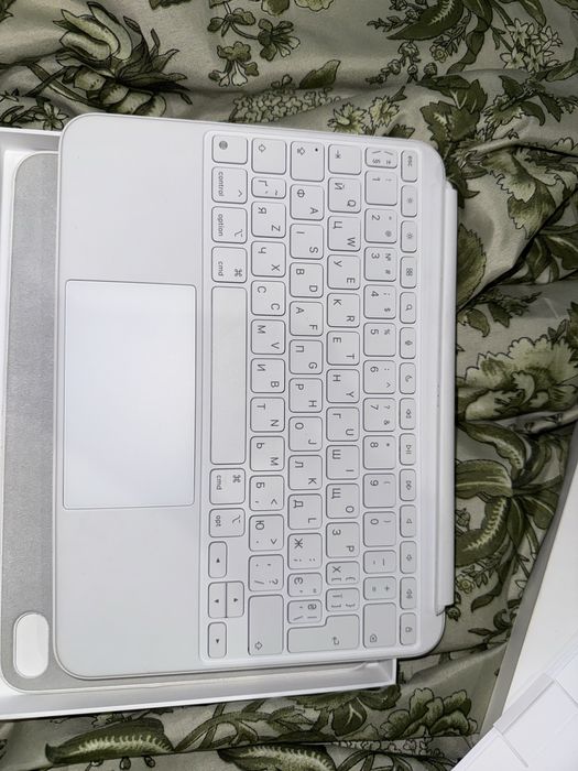 Клавіатура Apple Magic Keyboard Folio for iPad 10th gen. (10,9)