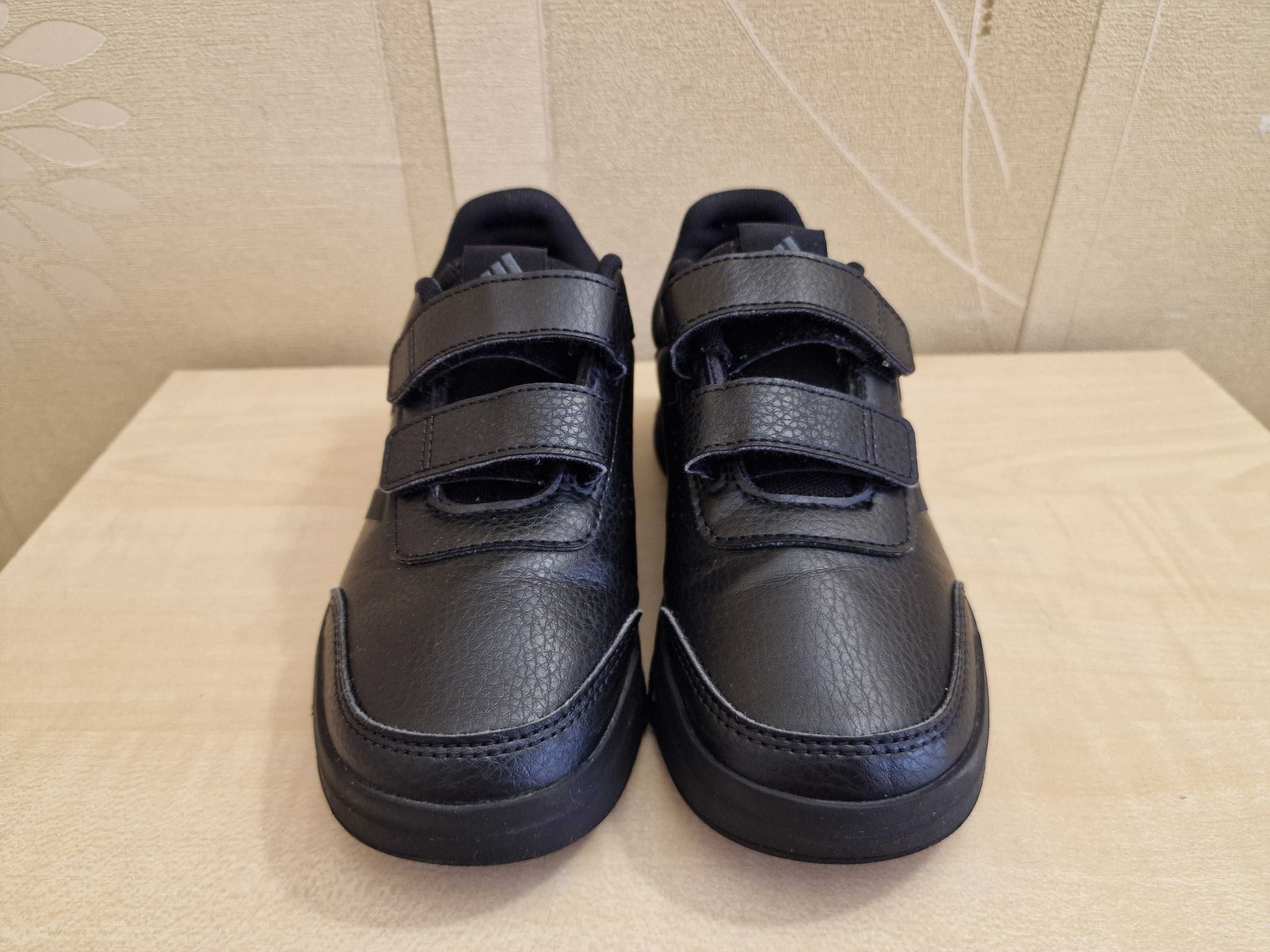 Кросівки Adidas Tensaur оригінал розмір 31 1/2