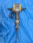 Młot wyburzeniowy Dewalt D25980