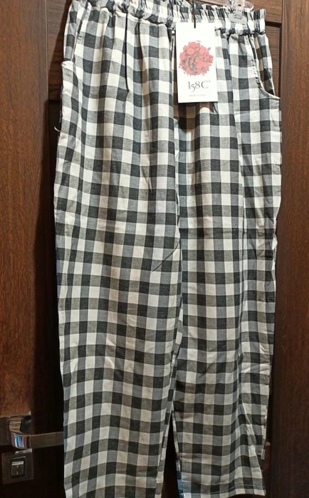Spodnie w kratkę 158C
