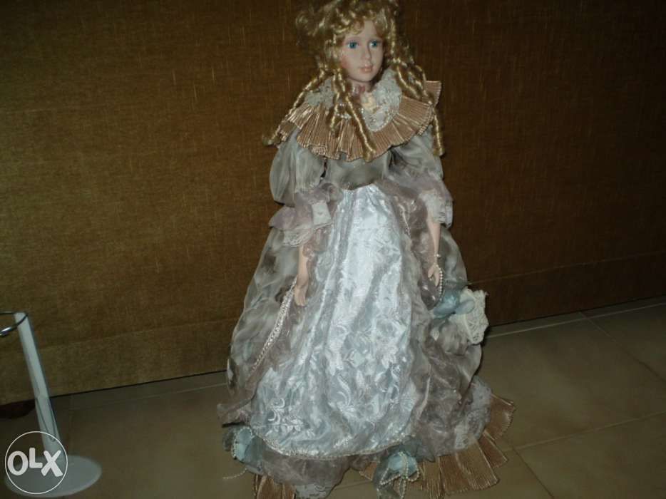 Boneca de porcelana