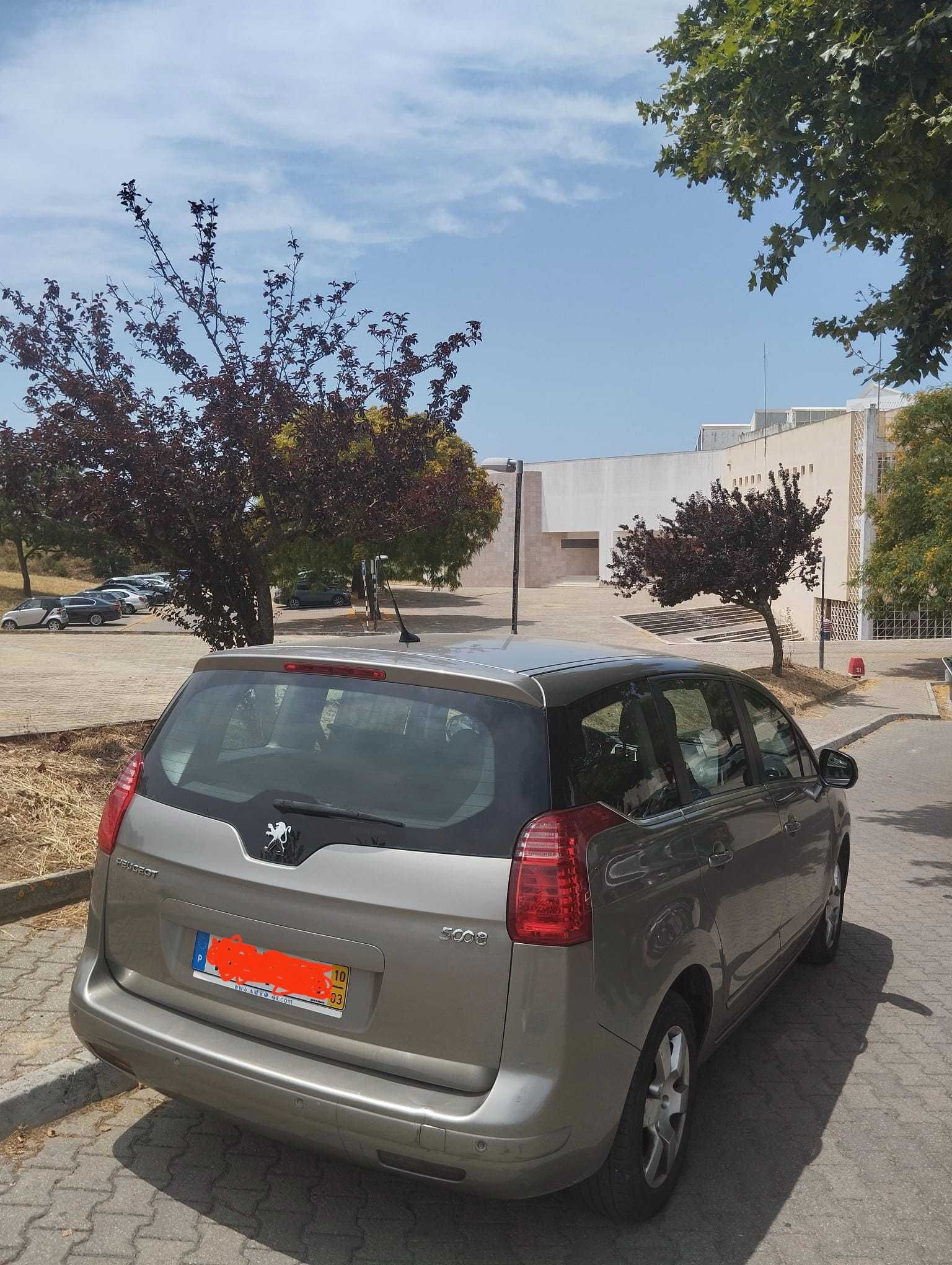 Peugeot 5008 bom estado