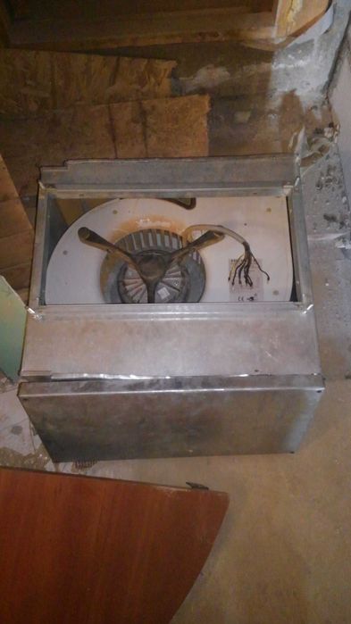 Продам  систему вентиляції приміщення на 100 кв/м. 6000 гр.