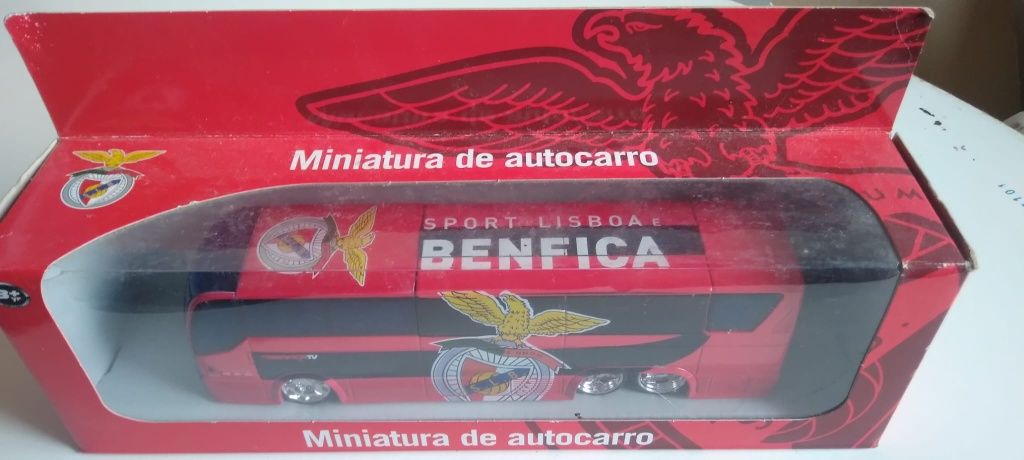 Replica de Autocarro do SLB