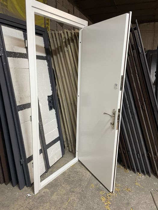 Дезайнери забудовники! Металеві двері, вхідні броньовані двері