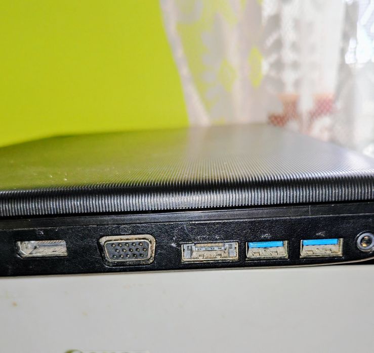 Laptop Tochiba Tecra A50-A