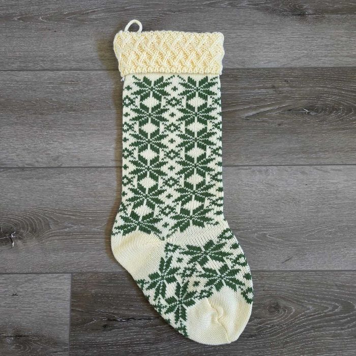 Árvore de Natal em forma de meia, tricotada à mão com padrão Fair Isle