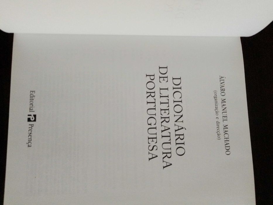Dicionário de Literatura Portuguesa, de Álvaro Manuel Machado