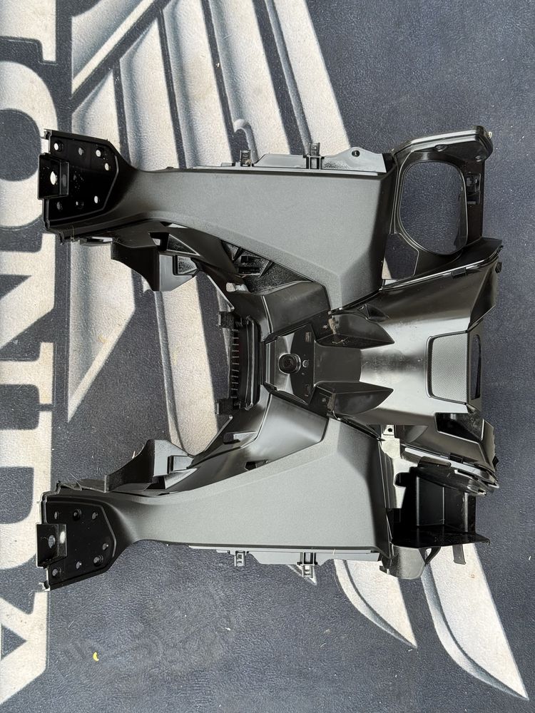 Kokpit wypelnienie honda forza 125 lub 350 rok 18-24