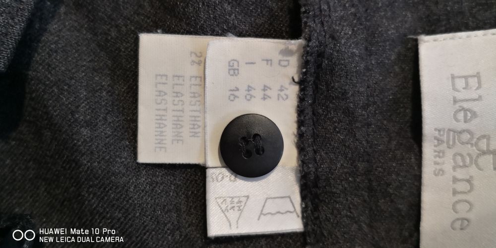 Spodnie ciemny szary.